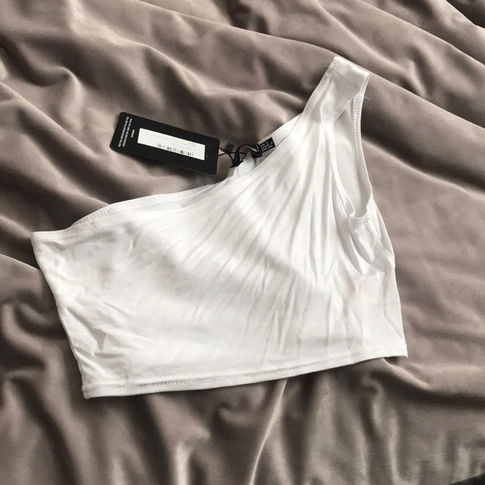 One shoulder top